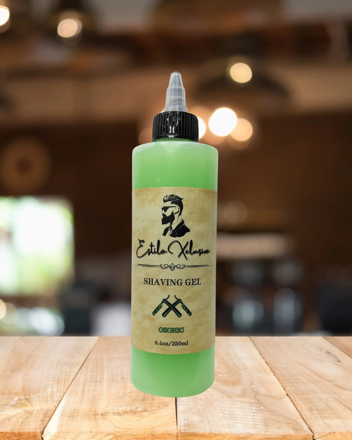 Estilo Exclusivo Ozonic Shaving Gel – refreshing green formula in 8.4oz bottle, smooth glide and skin protection for men’s shaving.